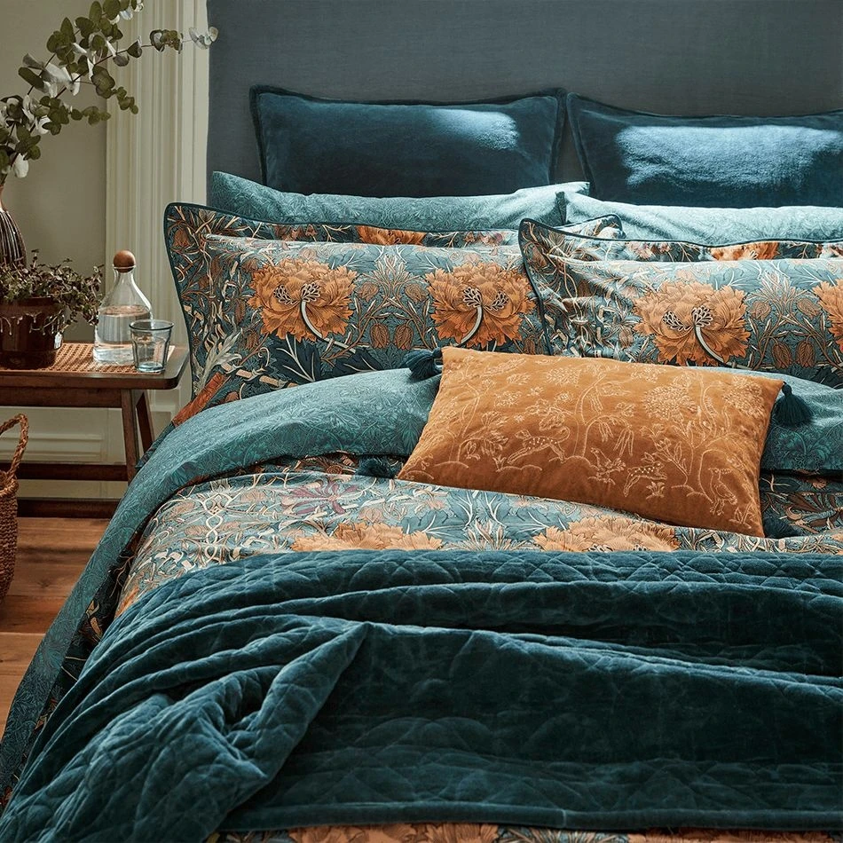 Morris & Co Honeysuckle & Tulip Quilted Throw Teal 2 Morris & Co Honeysuckle & Tulip Quilted Throw Teal - Image 2